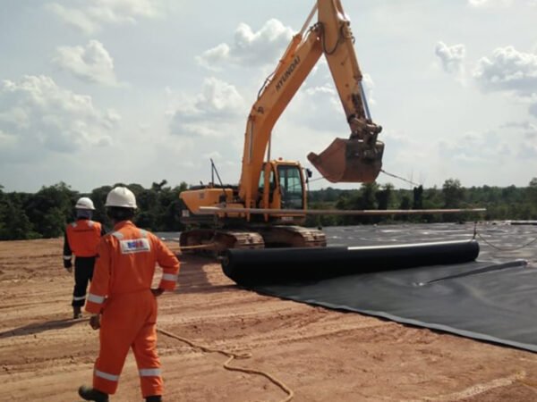 Géomembrane texturée pour l'exploitation pétrolière