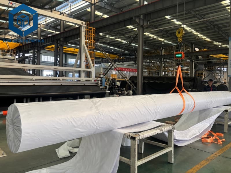 Production et Emballage de Géomembrane HDPE BPM